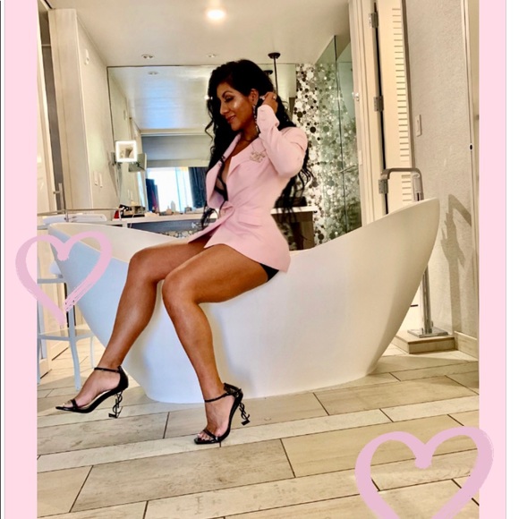 Meet your Posher, Janet - Picture 4 of 9